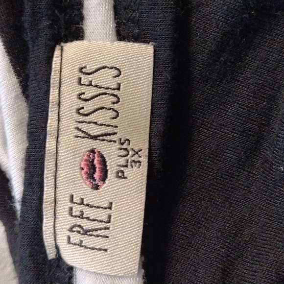 ❤️6 items for $25 sale!!❤️ Free Kisses California Love Top EUC - Picture 4 of 4